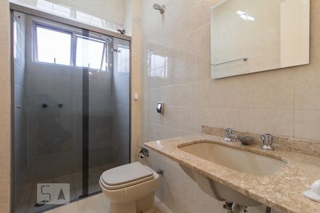 Banheiro de apartamento para alugar com 2 quartos, 173m² em São Francisco, Curitiba