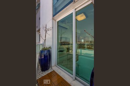 Varanda de apartamento para alugar com 2 quartos, 75m² em Três Figueiras, Porto Alegre