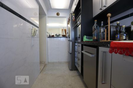 Cozinha de apartamento para alugar com 2 quartos, 74m² em Jaguaribe, Osasco