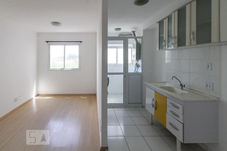 Cozinha e Sala de apartamento para alugar com 2 quartos, 45m² em Quinta da Paineira, São Paulo