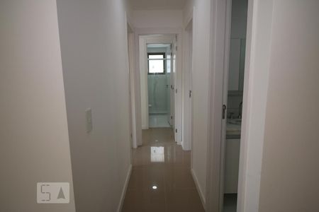 Corredor de apartamento para alugar com 3 quartos, 130m² em Jacarepaguá, Rio de Janeiro