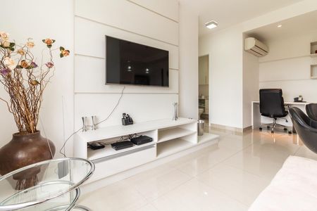 Sala de apartamento à venda com 2 quartos, 62m² em Alphaville, Barueri