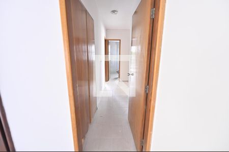 Corredor de apartamento para alugar com 3 quartos, 90m² em Setor Bela Vista, Goiânia