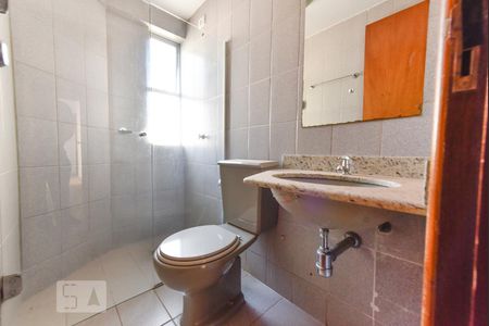 Banheiro Social de apartamento para alugar com 3 quartos, 90m² em Setor Bela Vista, Goiânia