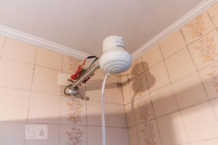 Casa de condomínio à venda com 420m², 4 quartos e 4 vagas Casa de condomínio à venda com 420m², 4 quartos e 4 vagasChuveiro do Banheiro de Serviço