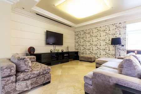 Sala de TV de casa de condomínio para alugar com 5 quartos, 800m² em Tamboré, Santana de Parnaíba