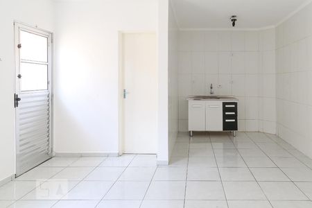 Sala e cozinha de apartamento para alugar com 1 quarto, 45m² em Vila Nova Mazzei, São Paulo