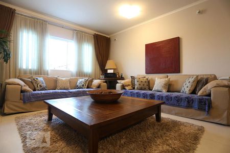 Sala de casa à venda com 3 quartos, 280m² em Jardim das Flores, Osasco