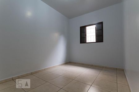 Quarto 2 de apartamento para alugar com 2 quartos, 75m² em Jardim Novo Mundo, Goiânia