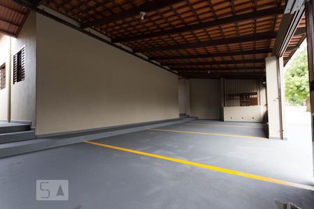 Garagem de apartamento para alugar com 2 quartos, 75m² em Jardim Novo Mundo, Goiânia