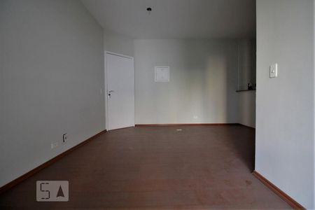 Sala de apartamento para alugar com 3 quartos, 69m² em Vila Suzana, São Paulo