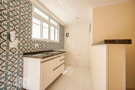 Cozinha de casa para alugar com 2 quartos, 60m² em Vila Granada, São Paulo