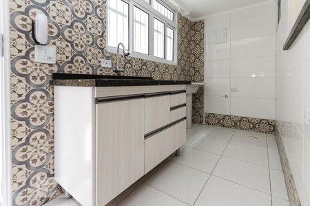 cozinha de casa para alugar com 2 quartos, 60m² em Vila Granada, São Paulo