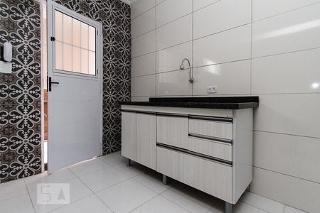 cozinha de casa para alugar com 3 quartos, 75m² em Vila Granada, São Paulo