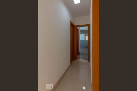 Corredor de apartamento para alugar com 2 quartos, 70m² em São Pedro, Belo Horizonte