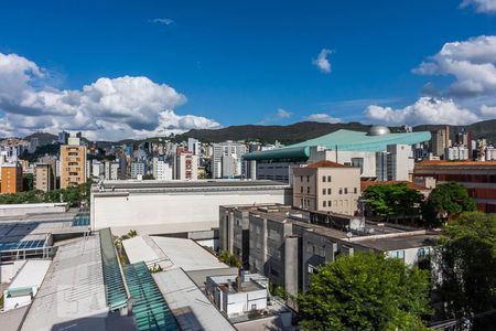 Vista Quarto 1 de apartamento para alugar com 2 quartos, 70m² em São Pedro, Belo Horizonte