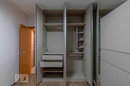 Armário  Quarto 1 de apartamento para alugar com 2 quartos, 70m² em São Pedro, Belo Horizonte