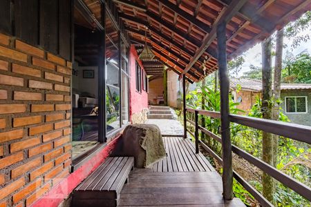 Varanda de entrada de casa para alugar com 3 quartos, 500m² em Lagoa da Conceição, Florianópolis