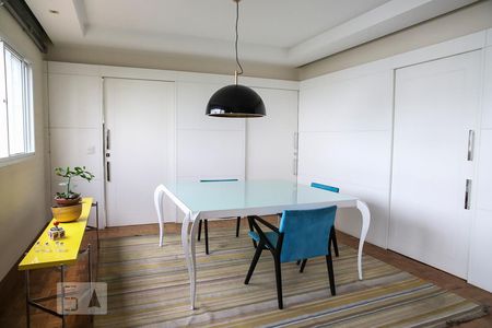 Sala de jantar de apartamento para alugar com 4 quartos, 220m² em Higienópolis, São Paulo