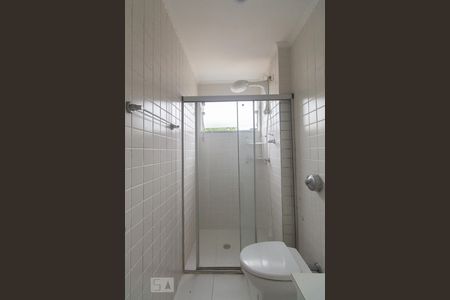 Banheiro de apartamento à venda com 3 quartos, 75m² em Vila Cláudia, São Paulo