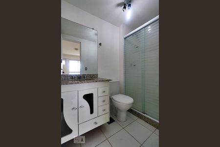 Banheiro da Suíte de apartamento para alugar com 2 quartos, 80m² em Barra da Tijuca, Rio de Janeiro