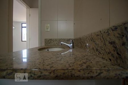 Banheiro de apartamento à venda com 3 quartos, 175m² em Gutierrez, Belo Horizonte