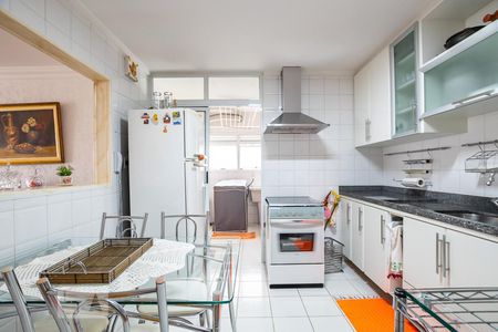 Cozinha de apartamento à venda com 2 quartos, 98m² em Bosque da Saúde, São Paulo