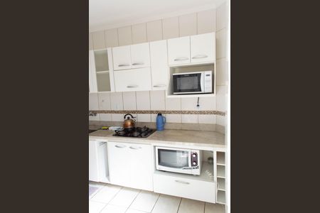 cozinha de apartamento para alugar com 2 quartos, 57m² em Bom Jesus, Porto Alegre