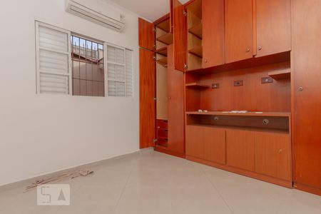 Quarto 1 de casa para alugar com 2 quartos, 170m² em Vila Vera, São Paulo