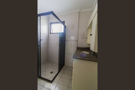 Banheiro de apartamento à venda com 3 quartos, 180m² em Picanço, Guarulhos