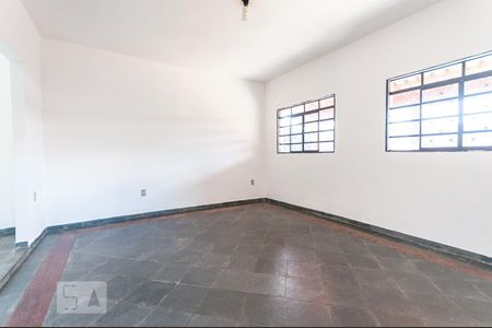 Sala 1 de casa à venda com 3 quartos, 204m² em Vila Itapura, Campinas