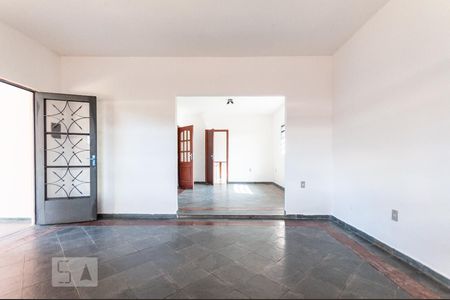 Sala 1 de casa para alugar com 3 quartos, 204m² em Vila Itapura, Campinas