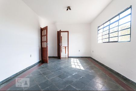 Sala 2 de casa para alugar com 3 quartos, 204m² em Vila Itapura, Campinas