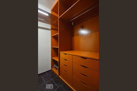 Closet  de apartamento para alugar com 3 quartos, 142m² em Bela Vista, São Paulo