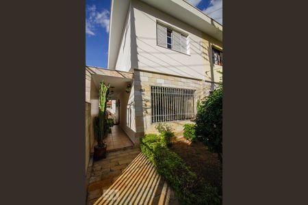 Quintal da Frente de casa à venda com 3 quartos, 200m² em Vila Anglo Brasileira, São Paulo