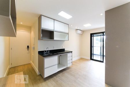 Cozinha de apartamento para alugar com 1 quarto, 39m² em Campo Belo, São Paulo