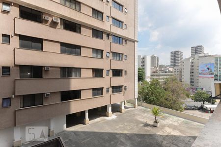 Vista sala de apartamento para alugar com 2 quartos, 92m² em Tijuca, Rio de Janeiro