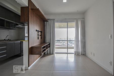 Sala e Cozinha de apartamento para alugar com 1 quarto, 50m² em Jardim Aeroporto, São Paulo