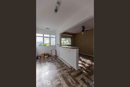 Cozinha de apartamento à venda com 3 quartos, 64m² em Santo Antônio, Porto Alegre