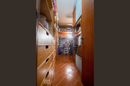 Casa à venda com 800m², 5 quartos e 5 vagas Casa à venda com 800m², 5 quartos e 5 vagasCloset Suíte 2 - Segundo Andar