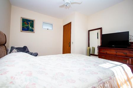 Casa à venda com 800m², 5 quartos e 5 vagas Casa à venda com 800m², 5 quartos e 5 vagasQuarto 5 - Terceiro Andar