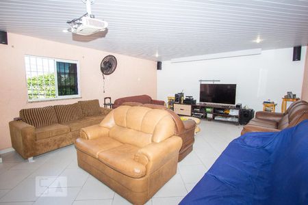 Casa à venda com 800m², 5 quartos e 5 vagas Casa à venda com 800m², 5 quartos e 5 vagasSala de TV - Subsolo