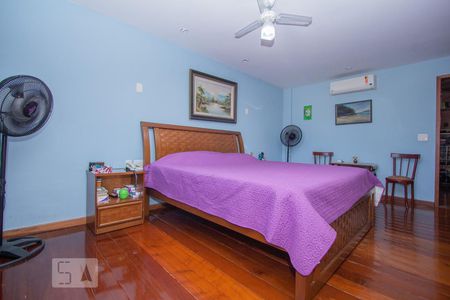 Casa à venda com 800m², 5 quartos e 5 vagas Casa à venda com 800m², 5 quartos e 5 vagasSuíte 2 - Segundo Andar