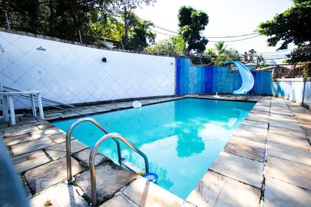 Casa à venda com 800m², 5 quartos e 5 vagas Casa à venda com 800m², 5 quartos e 5 vagasPiscina