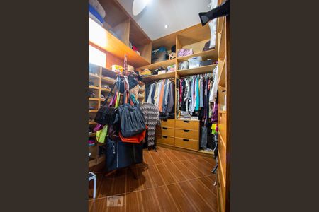 Casa à venda com 800m², 5 quartos e 5 vagas Casa à venda com 800m², 5 quartos e 5 vagasCloset Suíte 2 - Segundo Andar