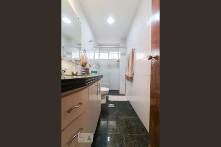 Banheiro de apartamento à venda com 4 quartos, 140m² em Cidade Jardim, Belo Horizonte