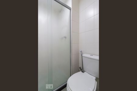 Banheiro de apartamento para alugar com 1 quarto, 50m² em Vila Anglo Brasileira, São Paulo