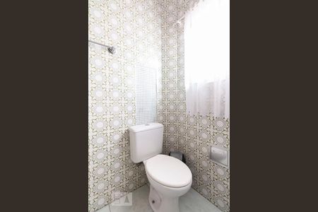 Banheiro (casa 1) de casa para alugar com 5 quartos, 370m² em Vila Carrão, São Paulo