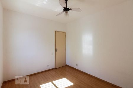 Quarto 1 de apartamento para alugar com 2 quartos, 55m² em Jardim Roberto, Osasco