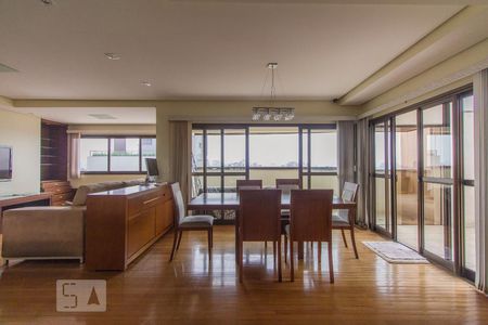 Apartamento para alugar com 300m², 3 quartos e 4 vagas Apartamento para alugar com 300m², 3 quartos e 4 vagasSala